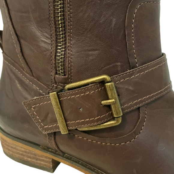 Gianni Bini mid-calf boots. Brown leather with buckle accents. - Picture 3 of 8
